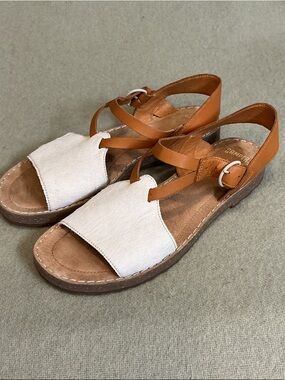Camper Two-Tone White and Tan Leather Slingback Sandals
